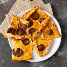 Sucuk, Kaşar Peynirli Pide